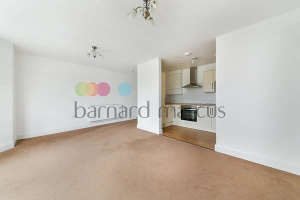 Flat Warham Road in Greater London