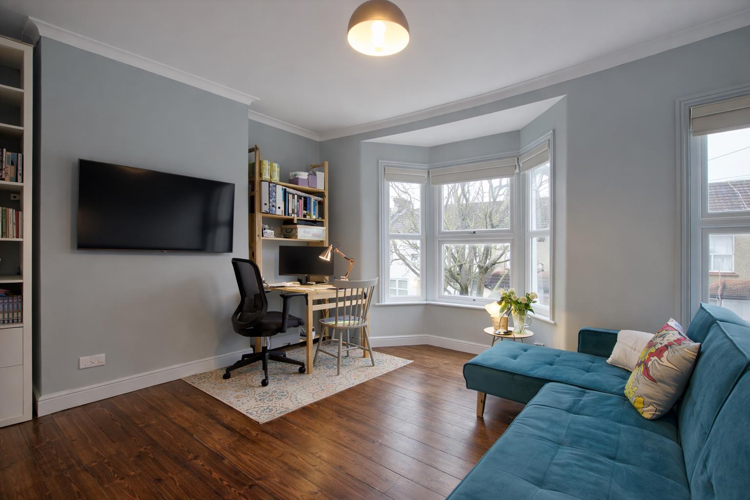 Flat Richford Road in Greater London