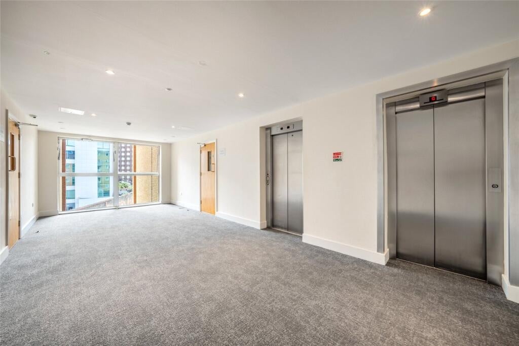 Flat North Bank in City of Westminster