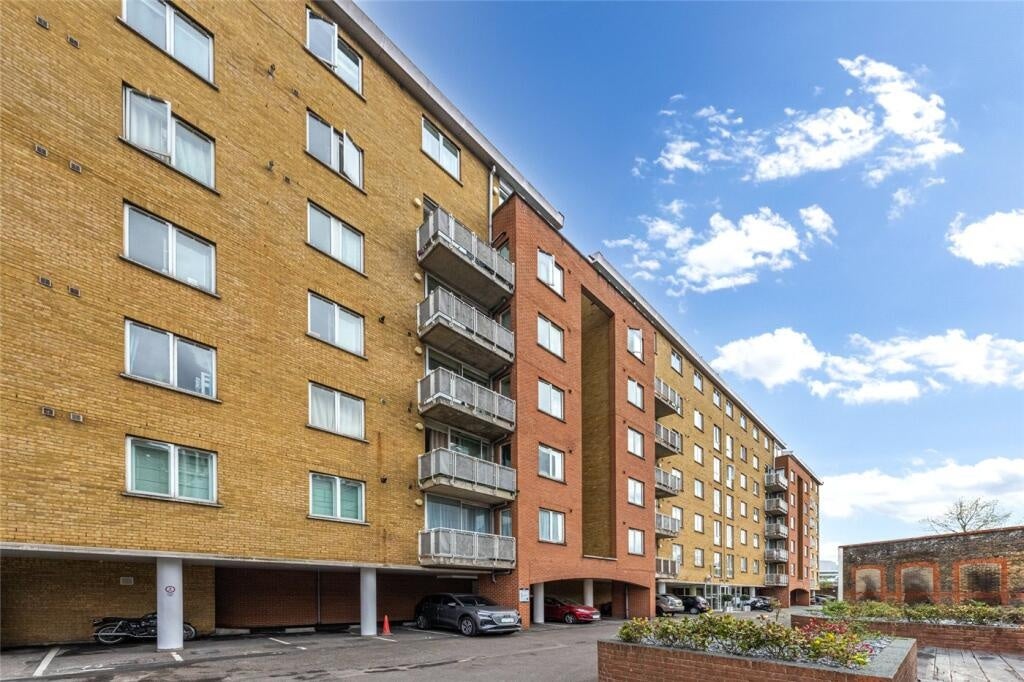 Flat North Bank in City of Westminster