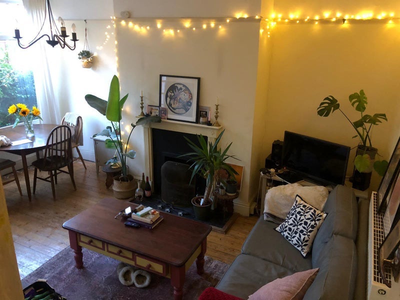Room Woodside Place in Leeds