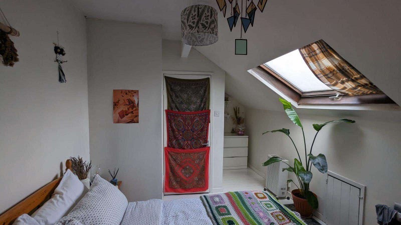 Room Woodside Place in Leeds