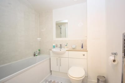 Flat Durnsford Road in Greater London