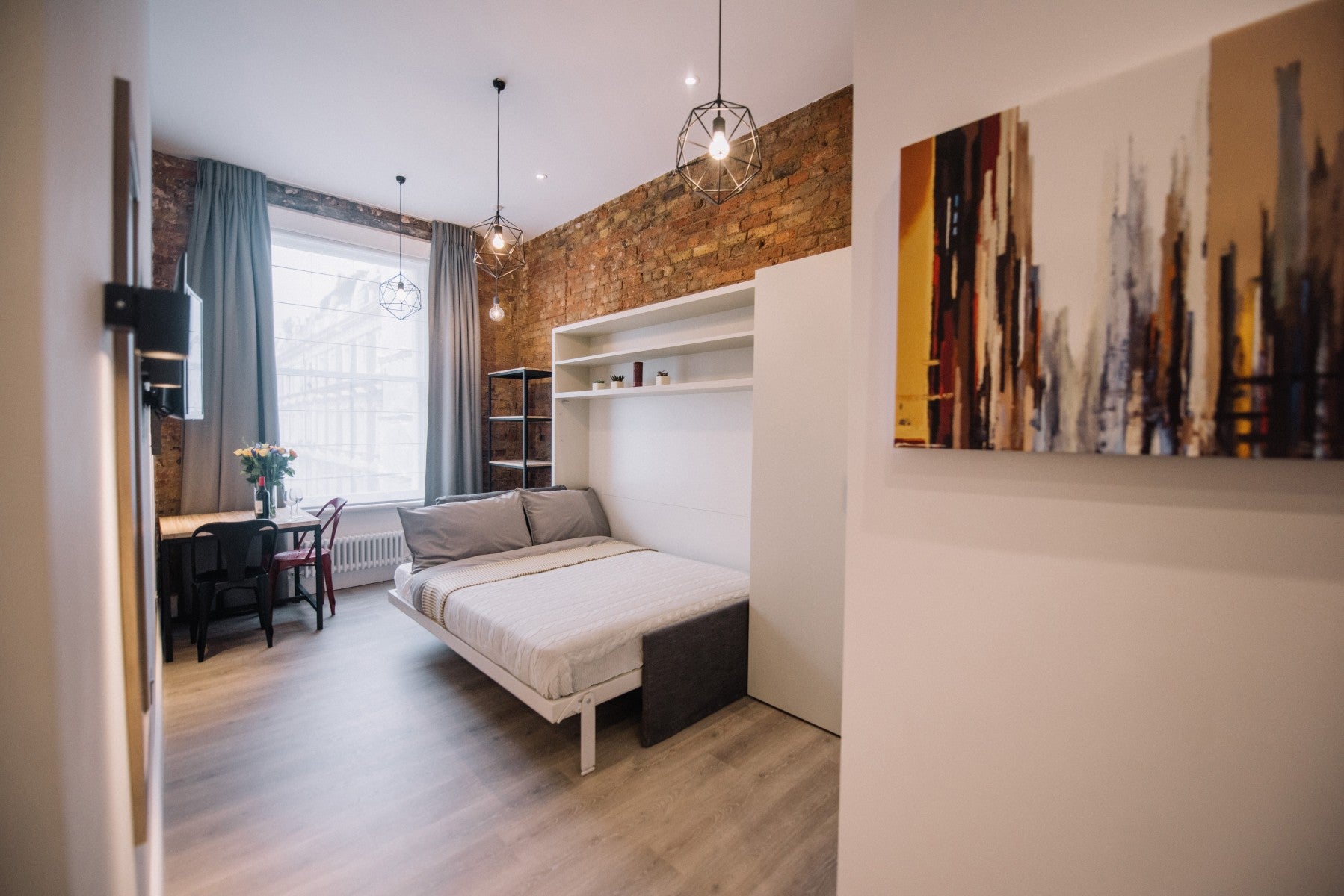 Flat Linden Gardens in Greater London