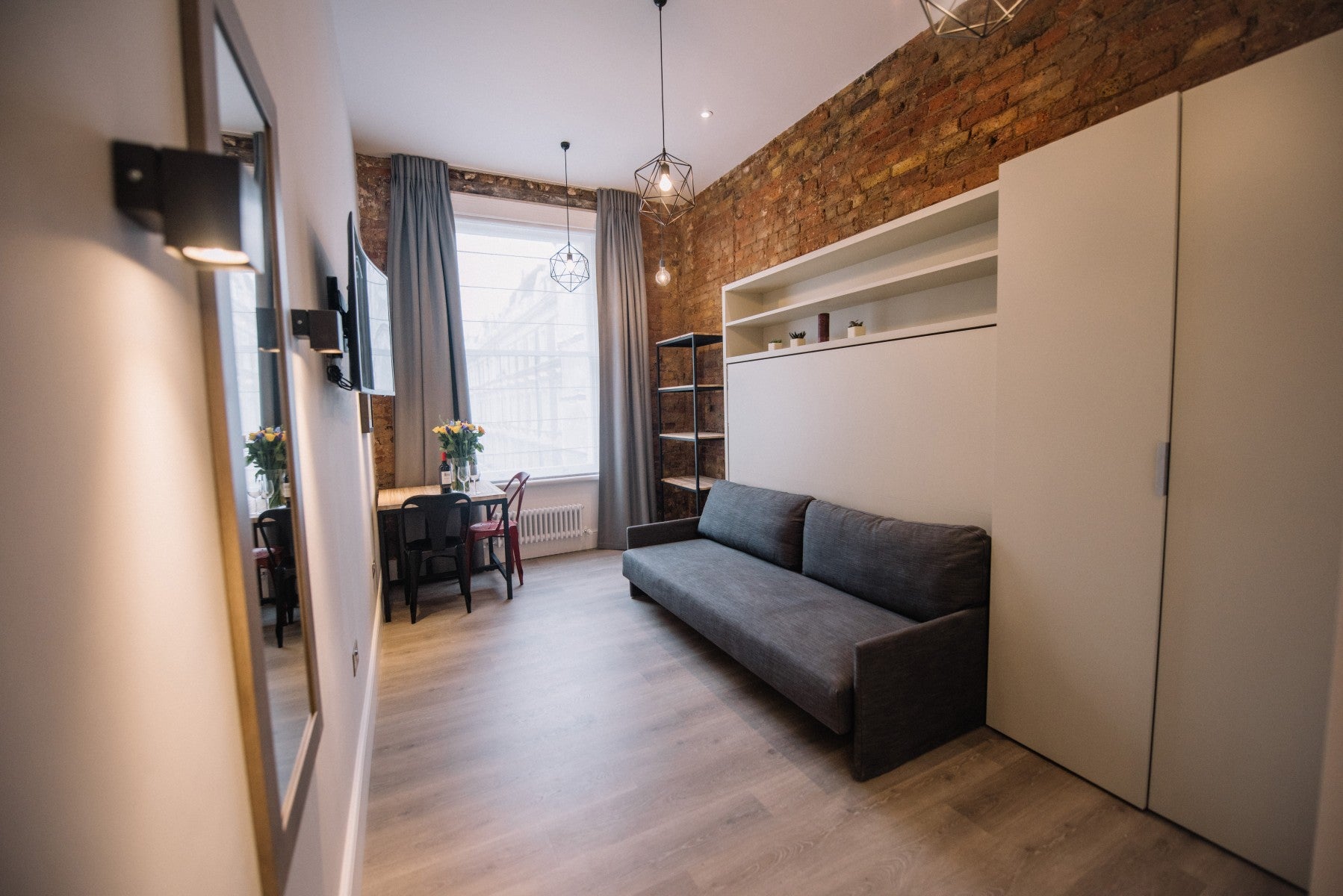 Flat Linden Gardens in Greater London