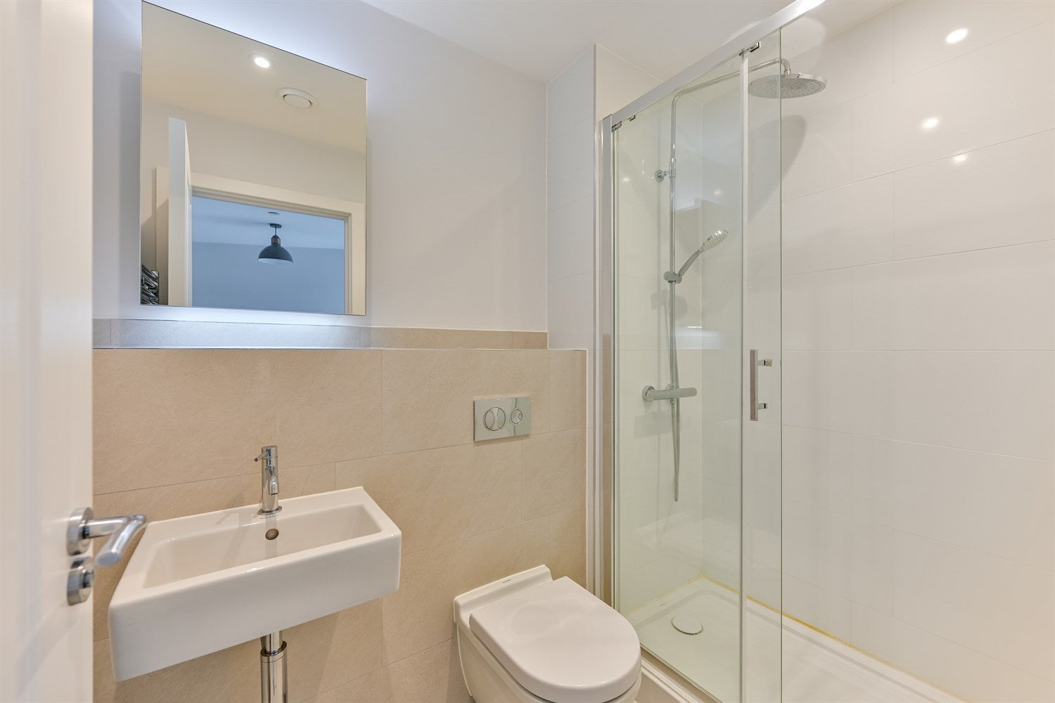 Flat Kenavon Drive in Reading