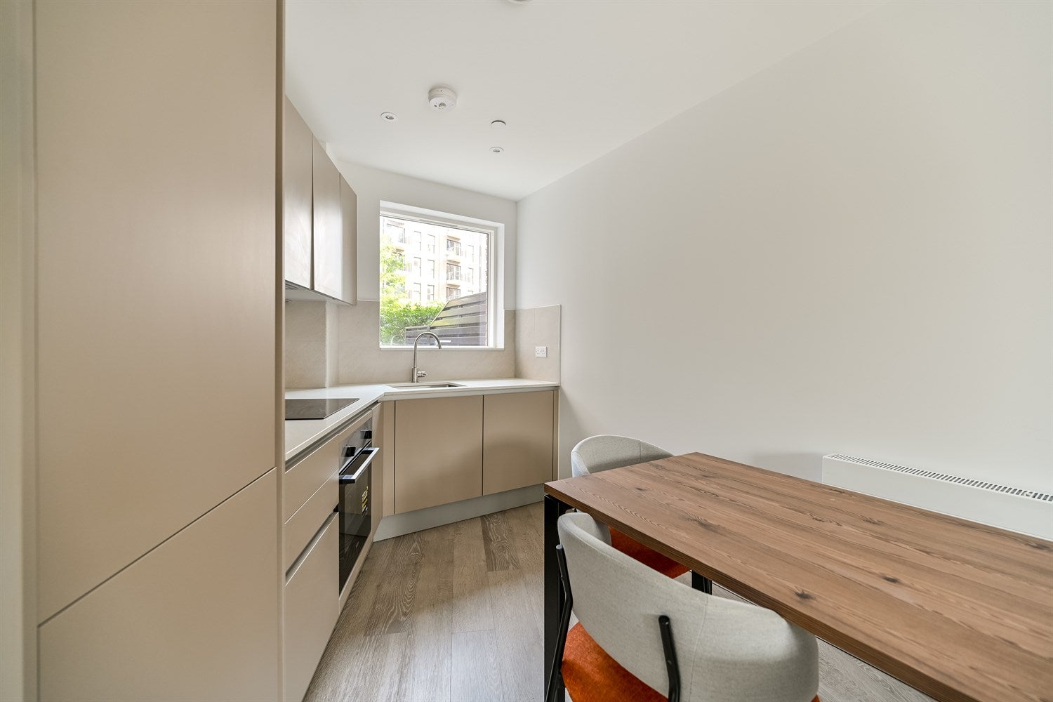 Flat Kenavon Drive in Reading