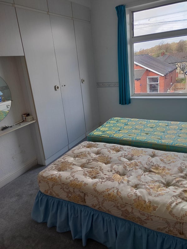 Room Moss Hall Road in Hyndburn