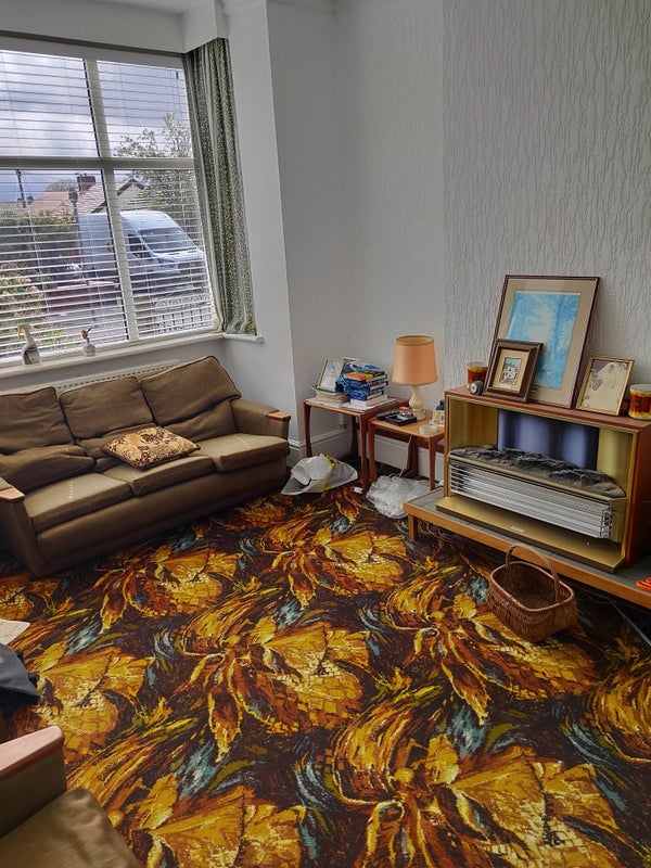 Room Moss Hall Road in Hyndburn