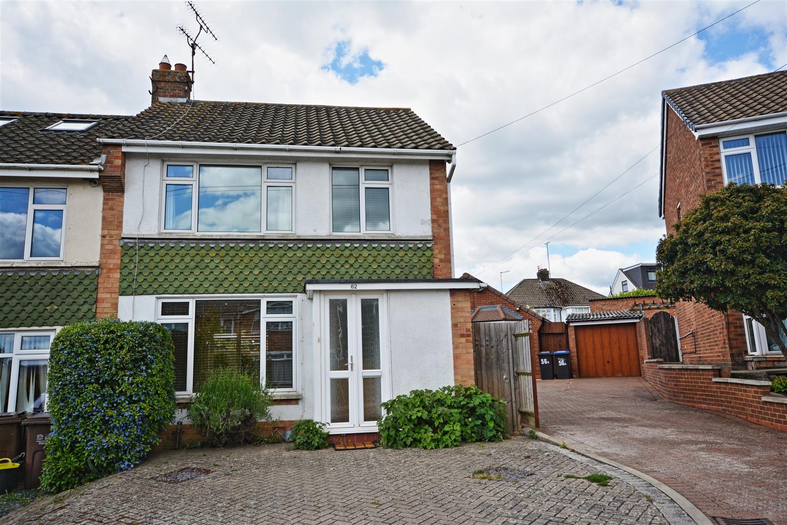 House Laburnum Crescent in Northampton