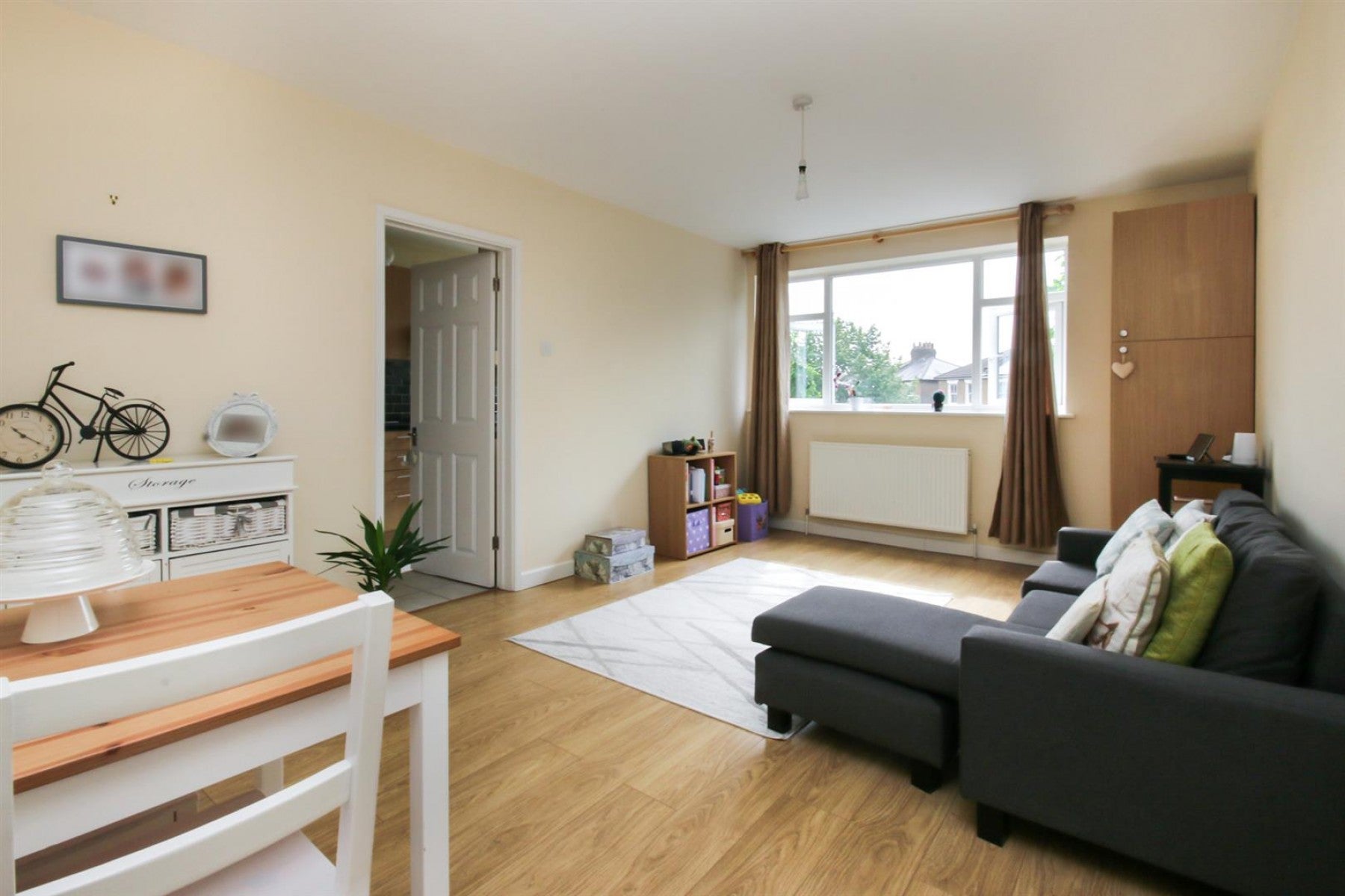 Flat Palmerston Road in Greater London