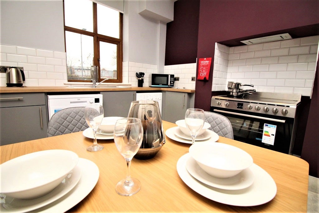 Room Pontefract Road in Cudworth