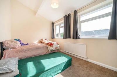 House Moreton Avenue in Greater London