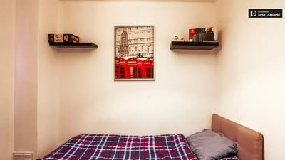 Flat Commondale in Greater London