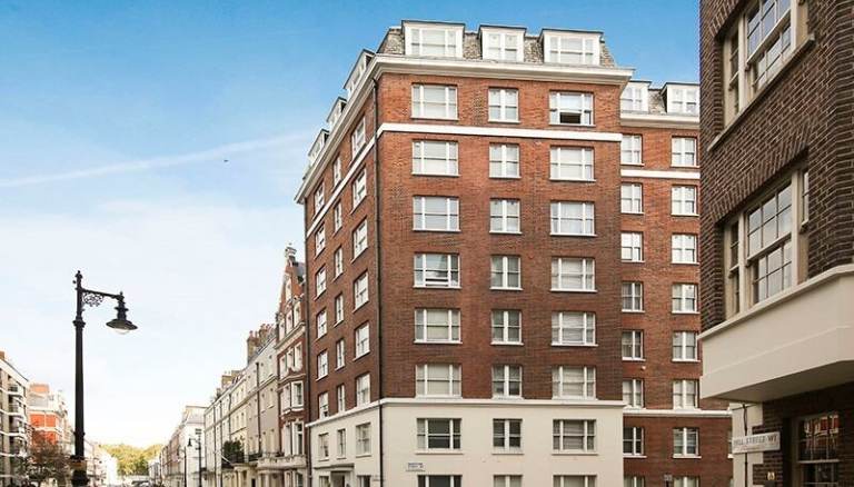 Flat Hill Street in City of Westminster