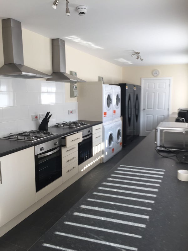 Room Longdin Street in Warrington