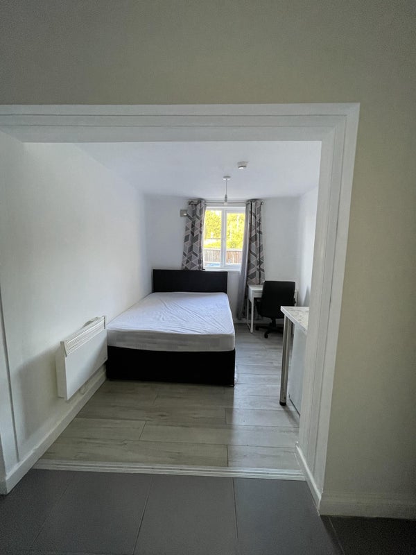 Room Westmorland Road in Coventry