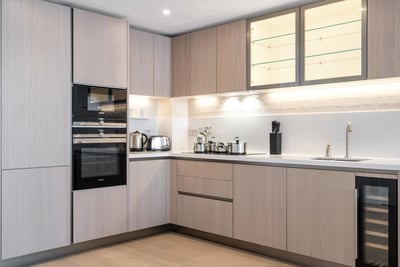 Flat Prince of Wales Drive in Greater London