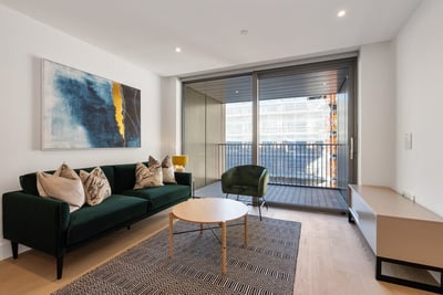 Flat Prince of Wales Drive in Greater London