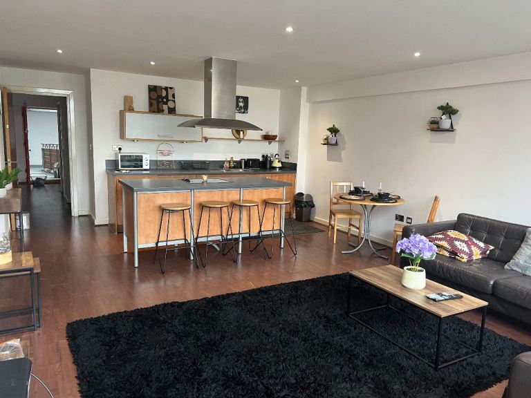Flat Anson Road in Manchester