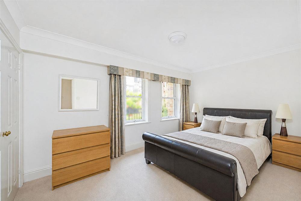 Flat Covent Garden Piazza in City of Westminster