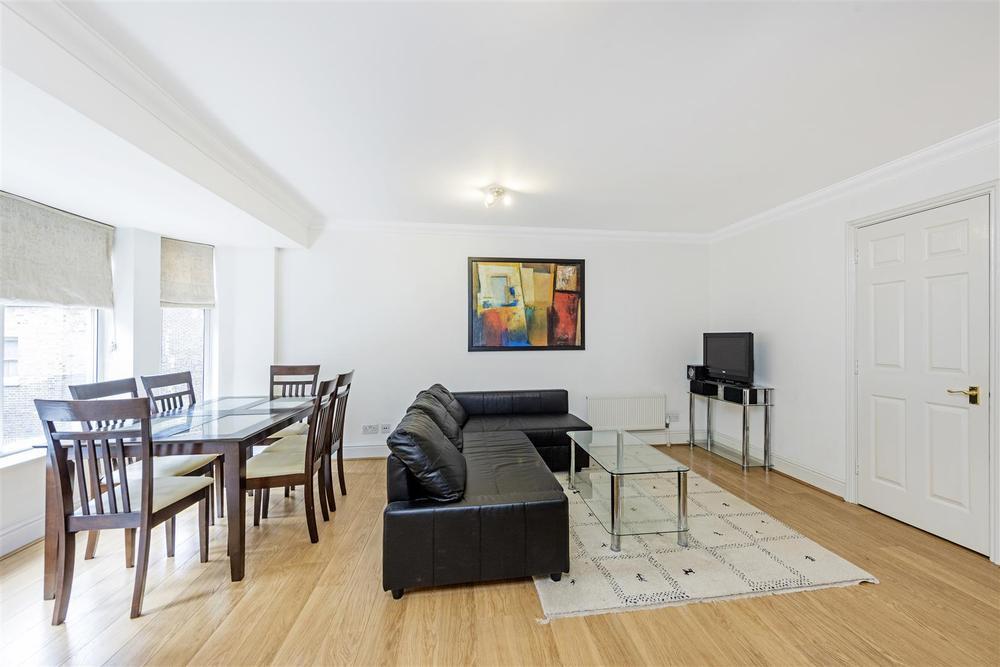 Flat Covent Garden Piazza in City of Westminster