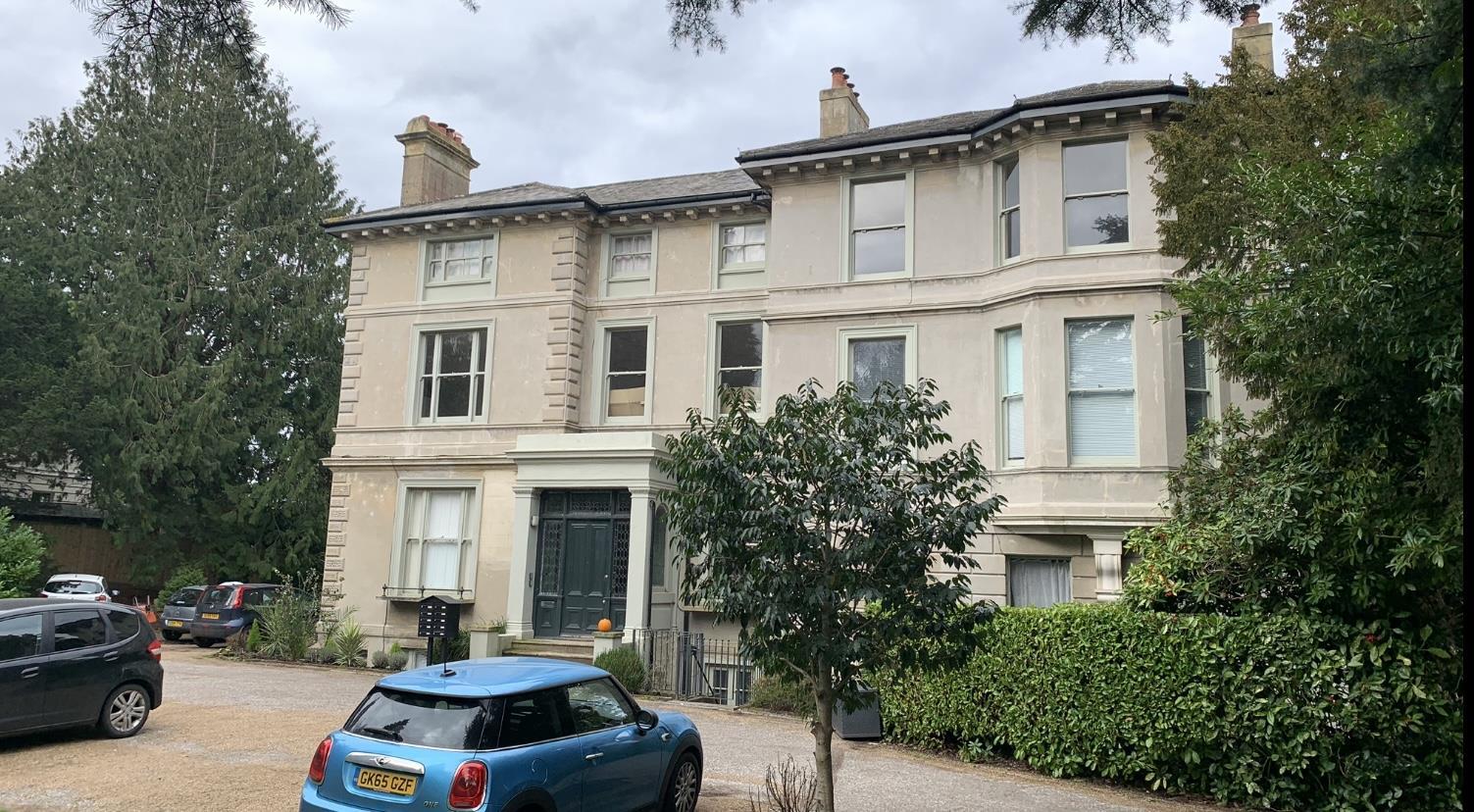 Flat Broadwater Down in Tunbridge Wells
