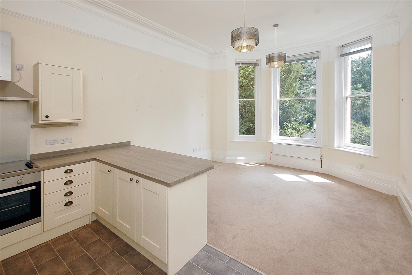 Flat Broadwater Down in Tunbridge Wells