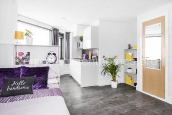 Room Shaw Street in Liverpool