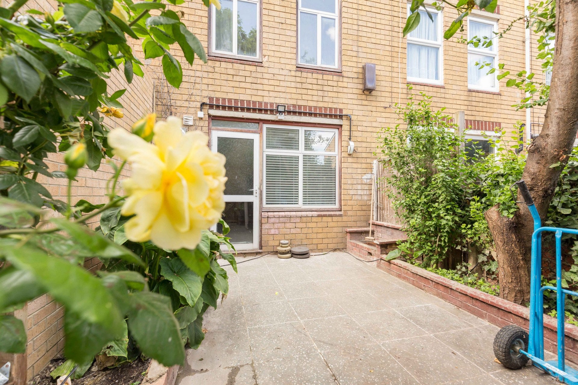 House Kirkland Walk in Greater London