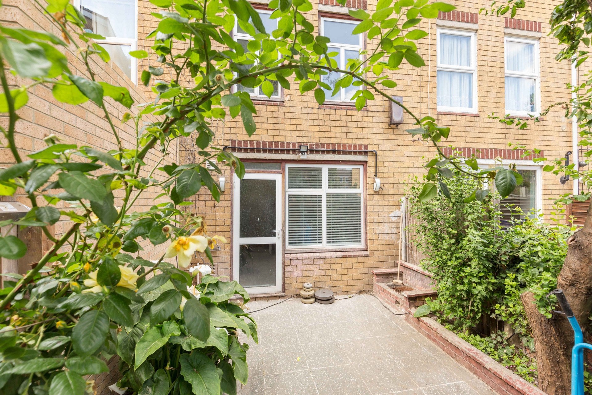 House Kirkland Walk in Greater London