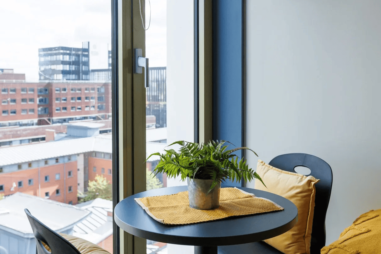 Flat Rolls Crescent in Manchester