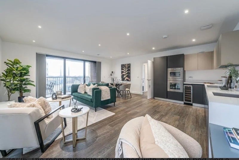 Room Roman Way in Greater London