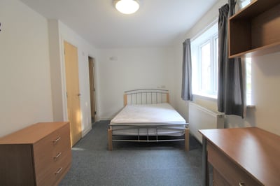 Room Bells Place in Peterborough