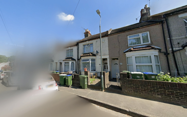 Flat Alford Road in Greater London
