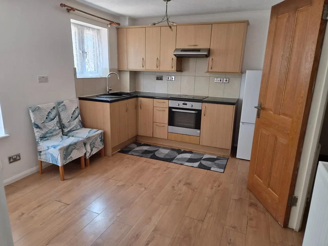 Flat Bowyer Close in Greater London