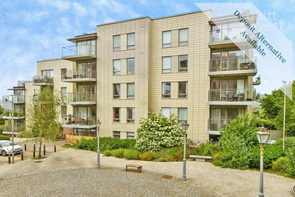 Flat Bennett Road in Greater London