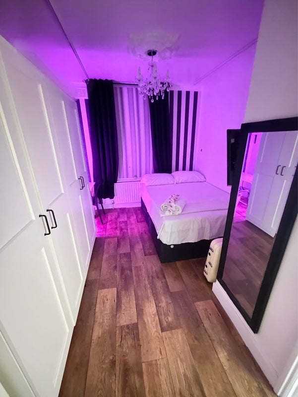 Room Ledbury Road in City of Westminster