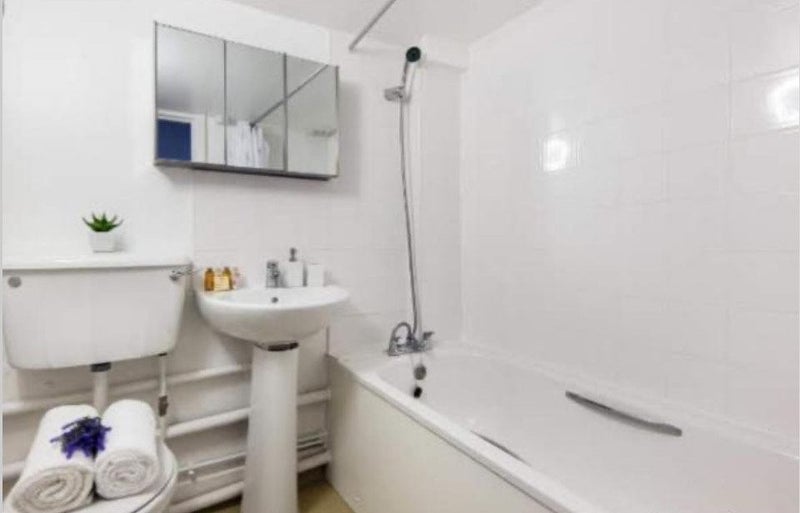 Room Ledbury Road in City of Westminster