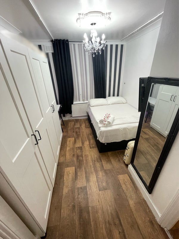 Room Ledbury Road in City of Westminster