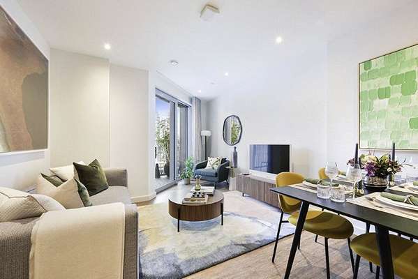 Flat Lanchester Way in Greater London