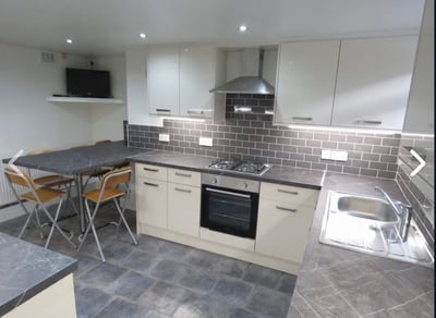 House Mayville Terrace in Leeds