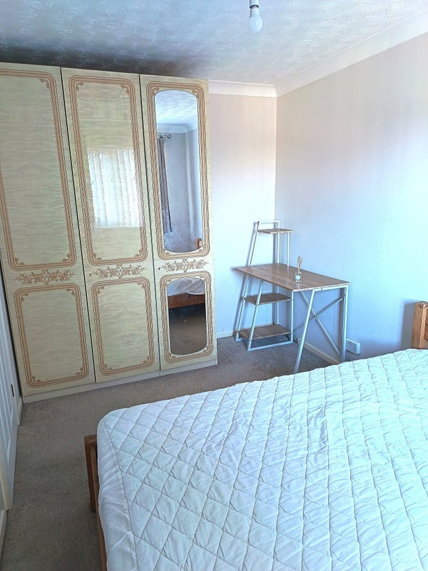 Room Chalbury Close in Poole