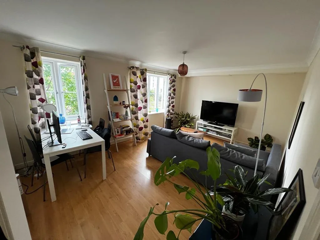 Flat Goddard Place in Greater London