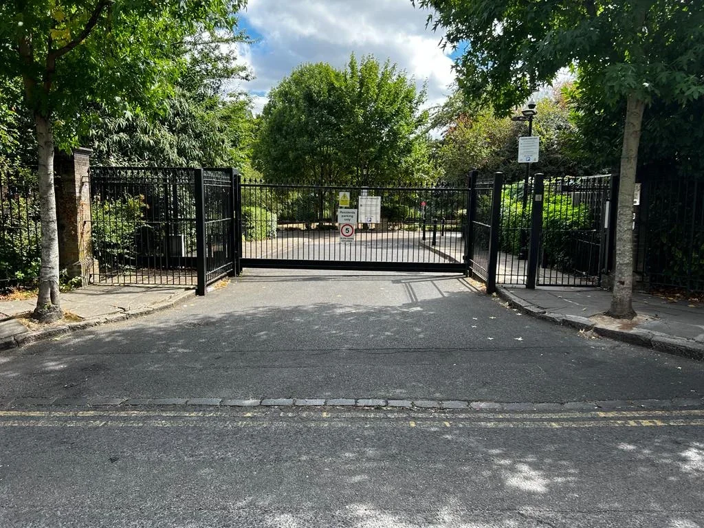 Flat Goddard Place in Greater London