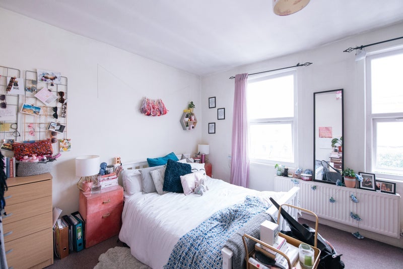 Room Ada Road in Greater London