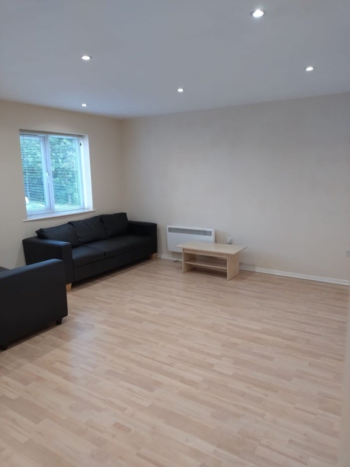Flat Finchley Lane in Greater London