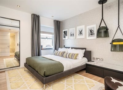 Flat Essex Street in City of Westminster