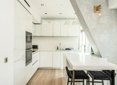 Flat Essex Street in City of Westminster