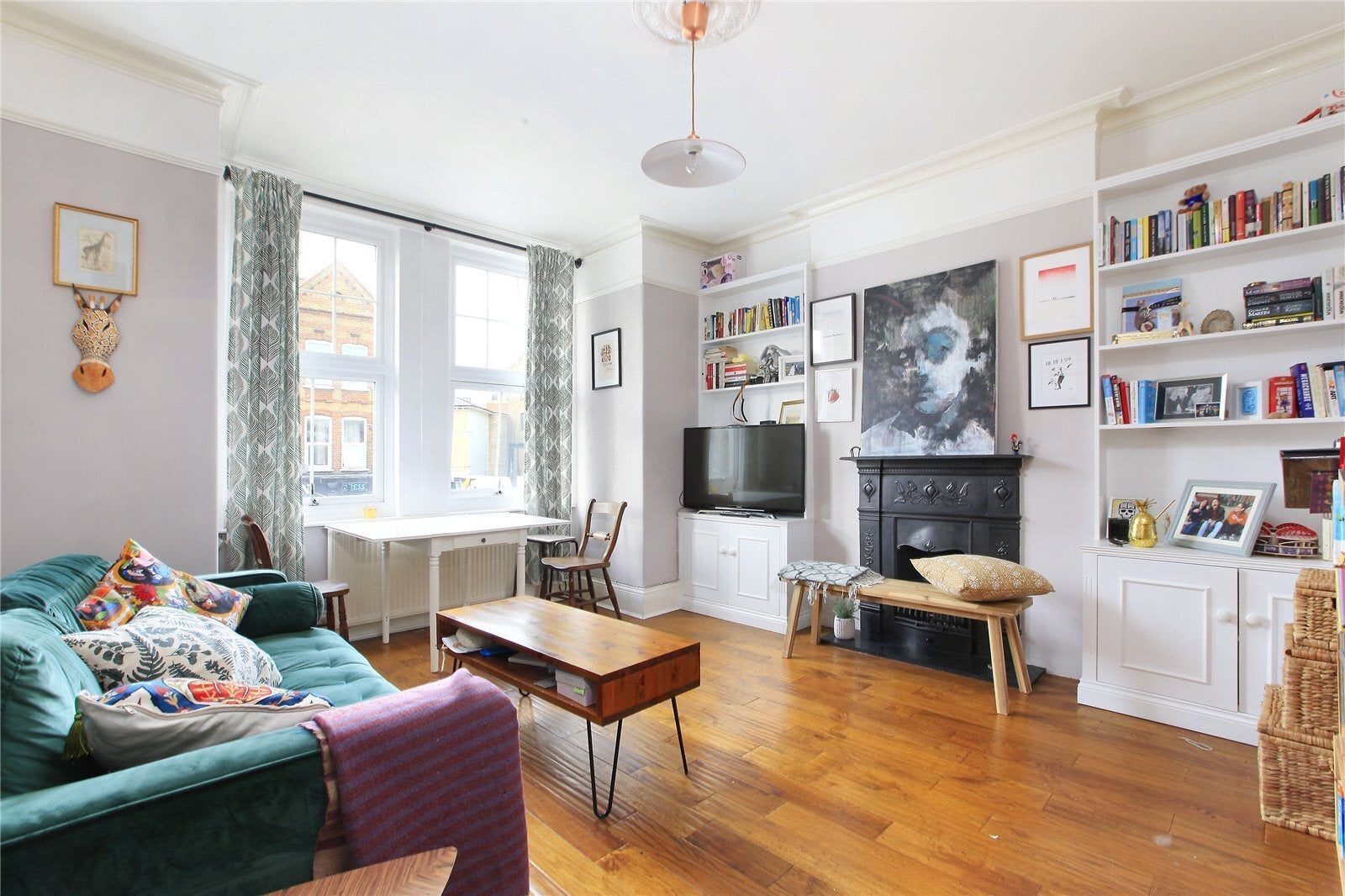 Flat Queenstown Road in Greater London